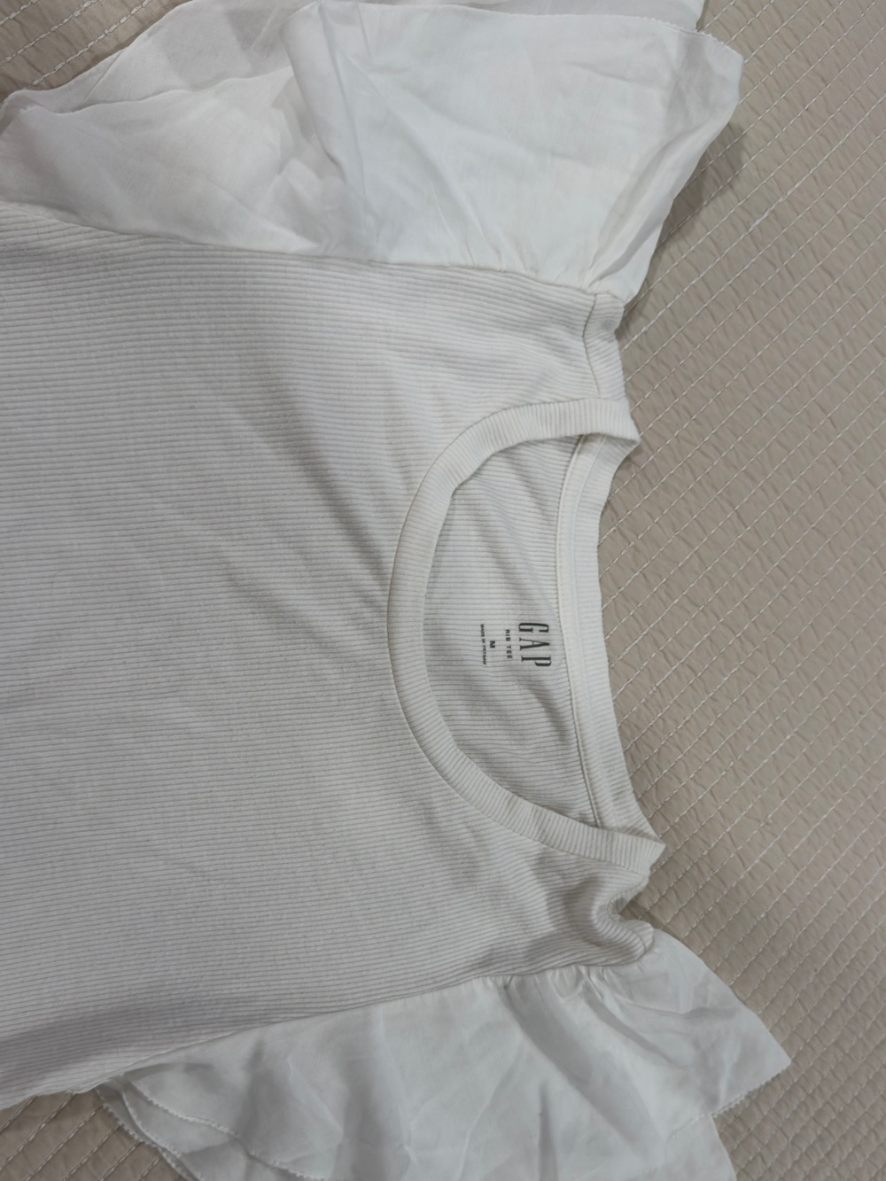 GAP White Ribbed Ruffle Flutter Sleeve Top Size M - Picture 2 of 4